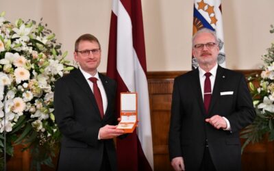 Tiek pasniegti augstākie Latvijas valsts apbalvojumi